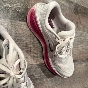 Nike Women's Athletic Shoes in White and Pink